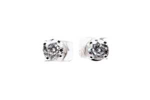 A pair of laboratory grown diamond studs in 14 carat white gold - 2