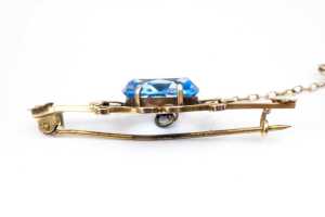 An antique blue paste brooch in 9 carat yellow gold - 3
