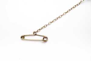 An antique blue paste brooch in 9 carat yellow gold - 4