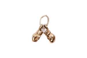 A pair of boxing gloves charm in 9 carat yellow gold