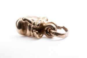 A pair of boxing gloves charm in 9 carat yellow gold - 3