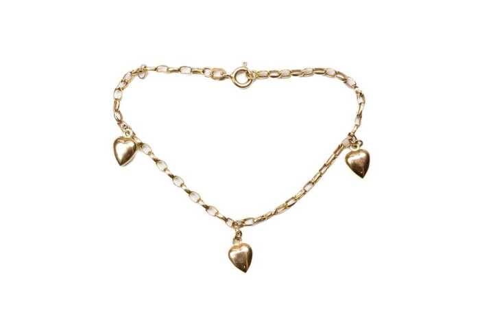 A oval belcher link bracelet in 9 carat yellow gold