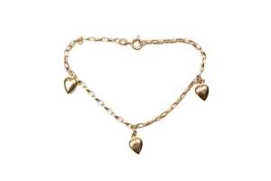 A oval belcher link bracelet in 9 carat yellow gold
