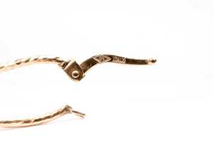 A pair of Italian twisted hoop earrings in 9 carat yellow gold - 3