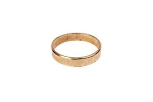 A band in 9 carat yellow gold