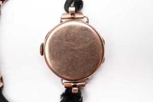 An antique ladies in 9 cart rose gold - 3