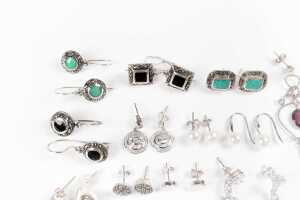 A collection of earrings in sterling silver - 2