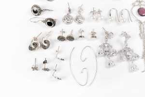 A collection of earrings in sterling silver - 3