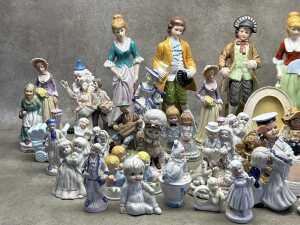 Assorted figures, mainly ceramic - 2