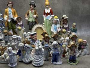 Assorted figures, mainly ceramic - 3