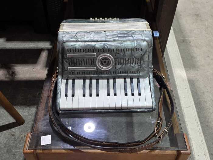 Frontalini piano accordion