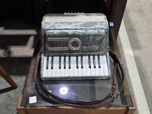 Frontalini piano accordion