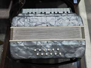 Frontalini piano accordion - 2