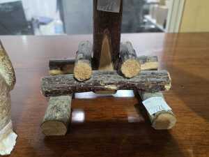 Pinecone tabletop Christmas Tree, together with a pair of plaster penguin figures - 5