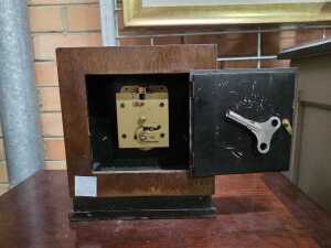 Thomas Mercer LTD timber mantel clock - 4