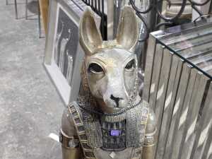 Ancient Egyptian-style resin Anubis statue - 4
