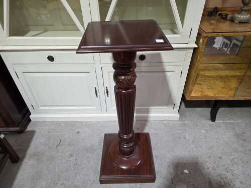 Timber pedestal stand