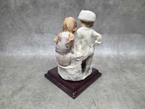 Giuseppe Armani figure of children reading - 2