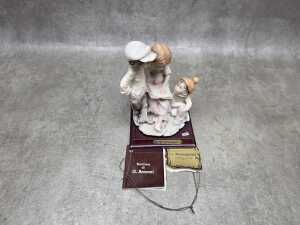 Giuseppe Armani figure of children reading - 5