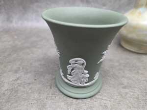 Two ceramic decorative pieces, including Wedgewood - 2