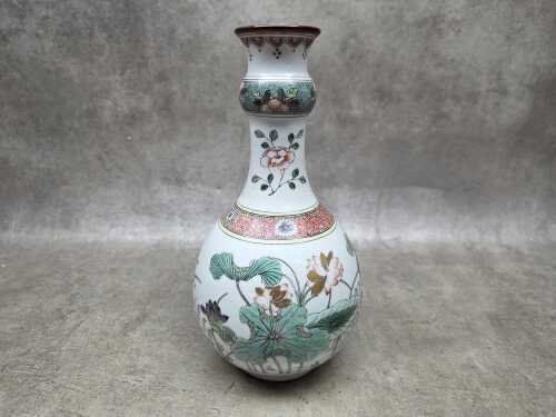Chinese antique hand painted "Suan Tou' (garlic shape) vase