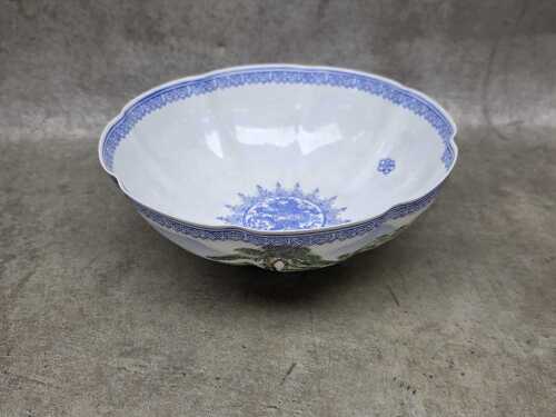 Chinese eggshell porcelain bowl with rural design