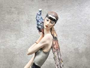 Giuseppe Armani 'Lady With Peacock' porcelain figure - 2