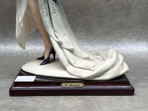 Giuseppe Armani 'Lady With Peacock' porcelain figure - 4