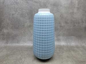 Royal Doulton Hemmingway Design porcelain vase
