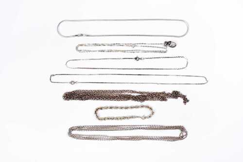 A collection of jewellery in sterling silver