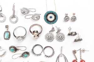 A collection of jewellery in sterling silver - 3