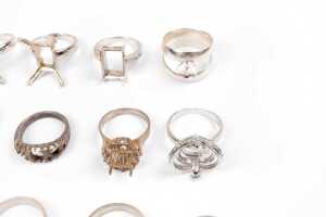 A collection of rings in sterling silver - 3