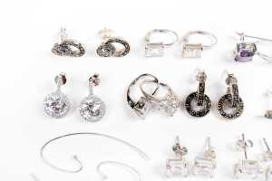 A collection of earrings in sterling silver - 2