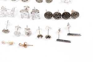 A collection of earrings in sterling silver - 5