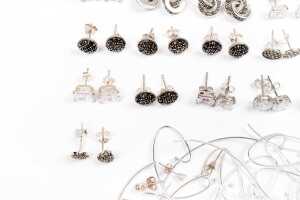 A collection of earrings in sterling silver - 4