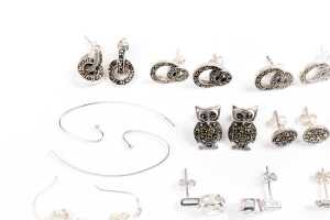 A collection of earrings in sterling silver - 2