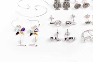 A collection of earrings in sterling silver - 4