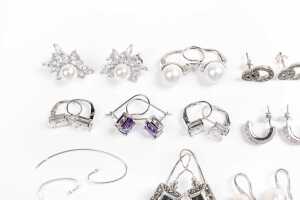 A collection of earrings in sterling silver - 2