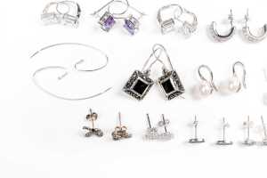 A collection of earrings in sterling silver - 4