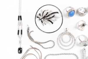 A collection of sterling silver jewellery - 3