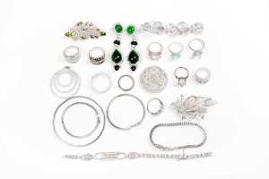 A collection of jewellery in sterling silver