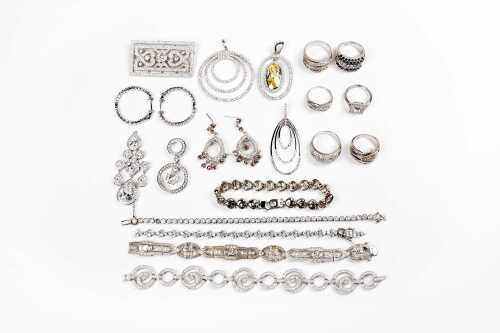 A collection of jewellery in sterling silver