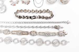 A collection of jewellery in sterling silver - 5