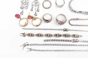 A collection of jewellery in sterling silver - 4