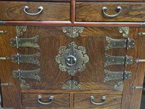 Oriental style seven-drawer cabinet - 4