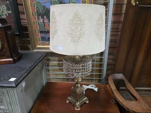 French-style table lamp with crystal pendants and brass base