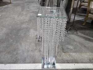 Glass side table with tiered crystal pendants - 3