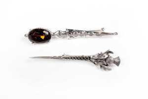 A collection of Scottish brooches - 5