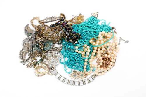 A collection of vintage costume jewellery