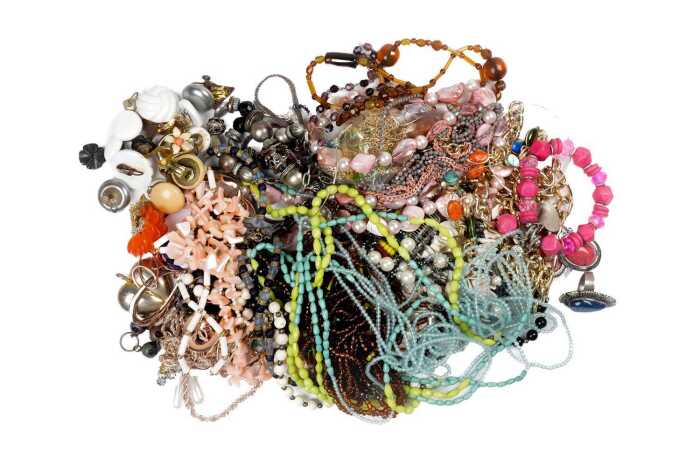 A collection of costume jewellery